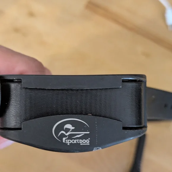 SportDOG Black Dog Training Collar and Remote - Picture 2 of 3